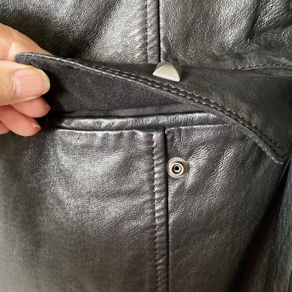 Danier Black 100% Leather Jacket! Snaps closure. Fully lined EUC! - Picture 8 of 17